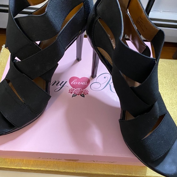 Heels - Picture 2 of 8